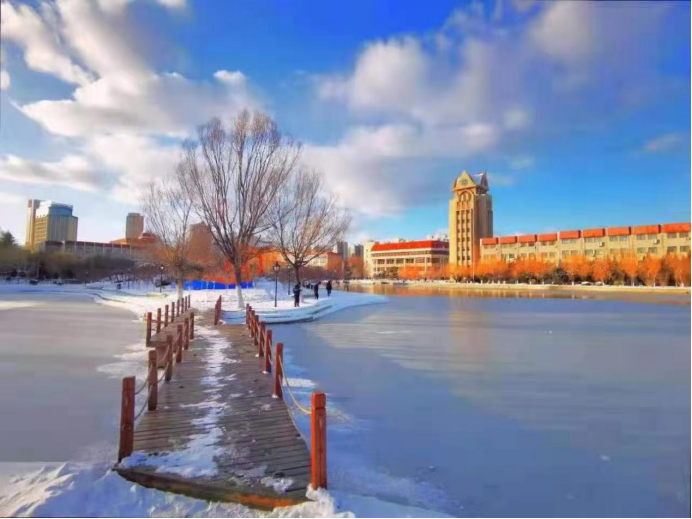 烟台大学雪景图片